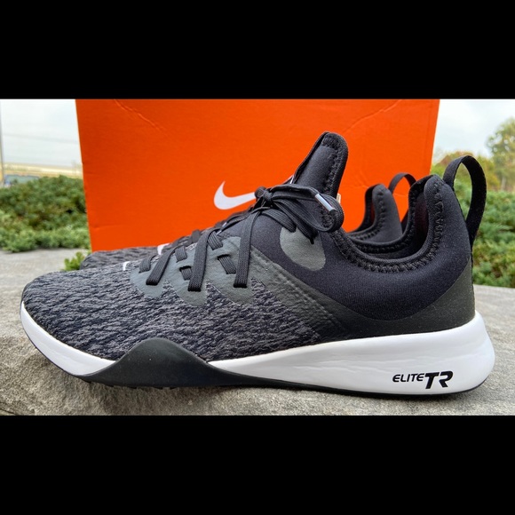 Nike Women’s Foundation Elite Trainer. - Picture 3 of 6